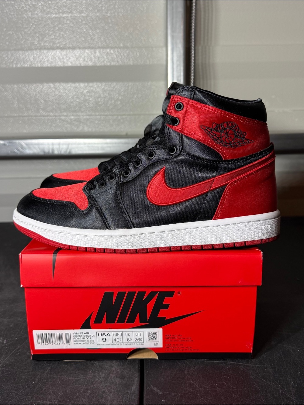 Size 9W - AJ 1 Satin Bred
